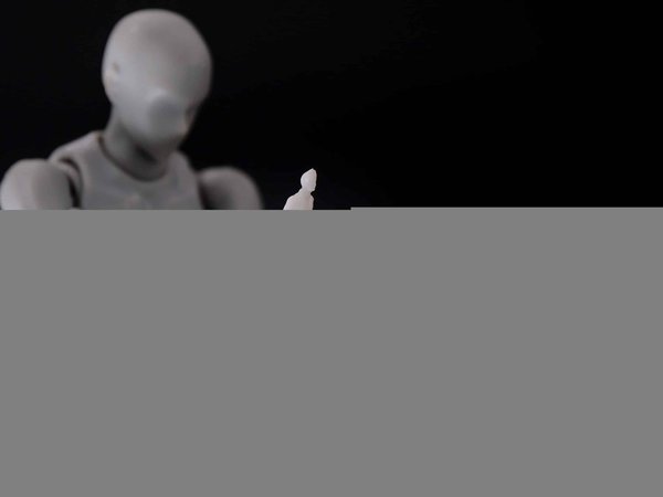 Comment se positionne MétaGPT4 par rapport aux autres plateformes de développement d'applications web ?