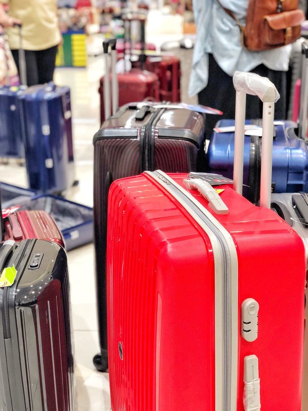 Carrefour : valise 4 roues Star ou 2 roues ?