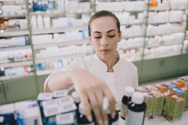 Comment bénéficier des services d'une pharmacie de garde le week-end ?